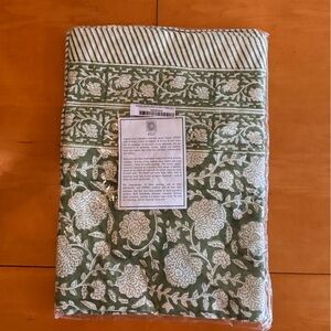 ATOSII NWT Shalimar green and white long rectangular cotton batik tablecloth